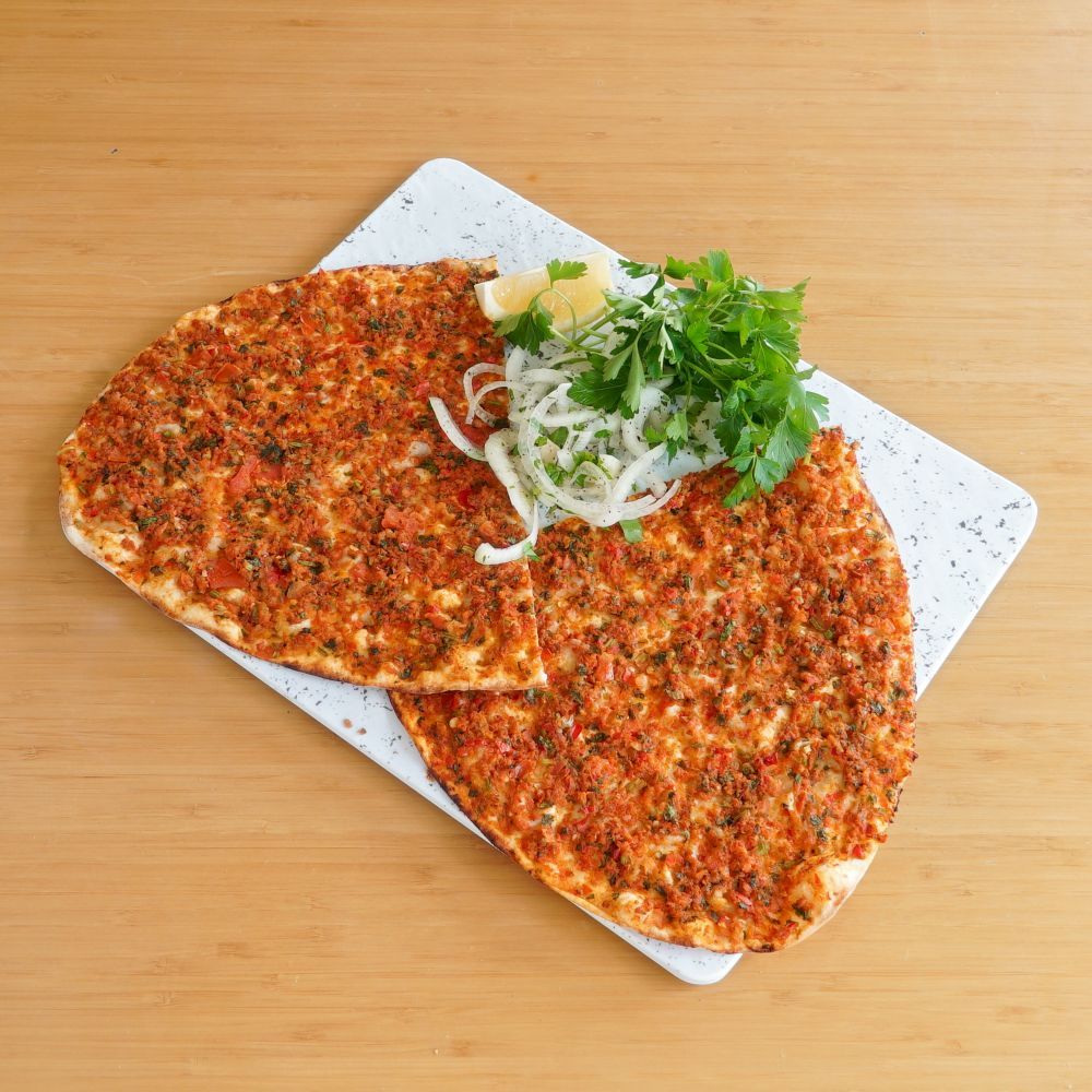 Siyah İsotlu Çıtır Lahmacun